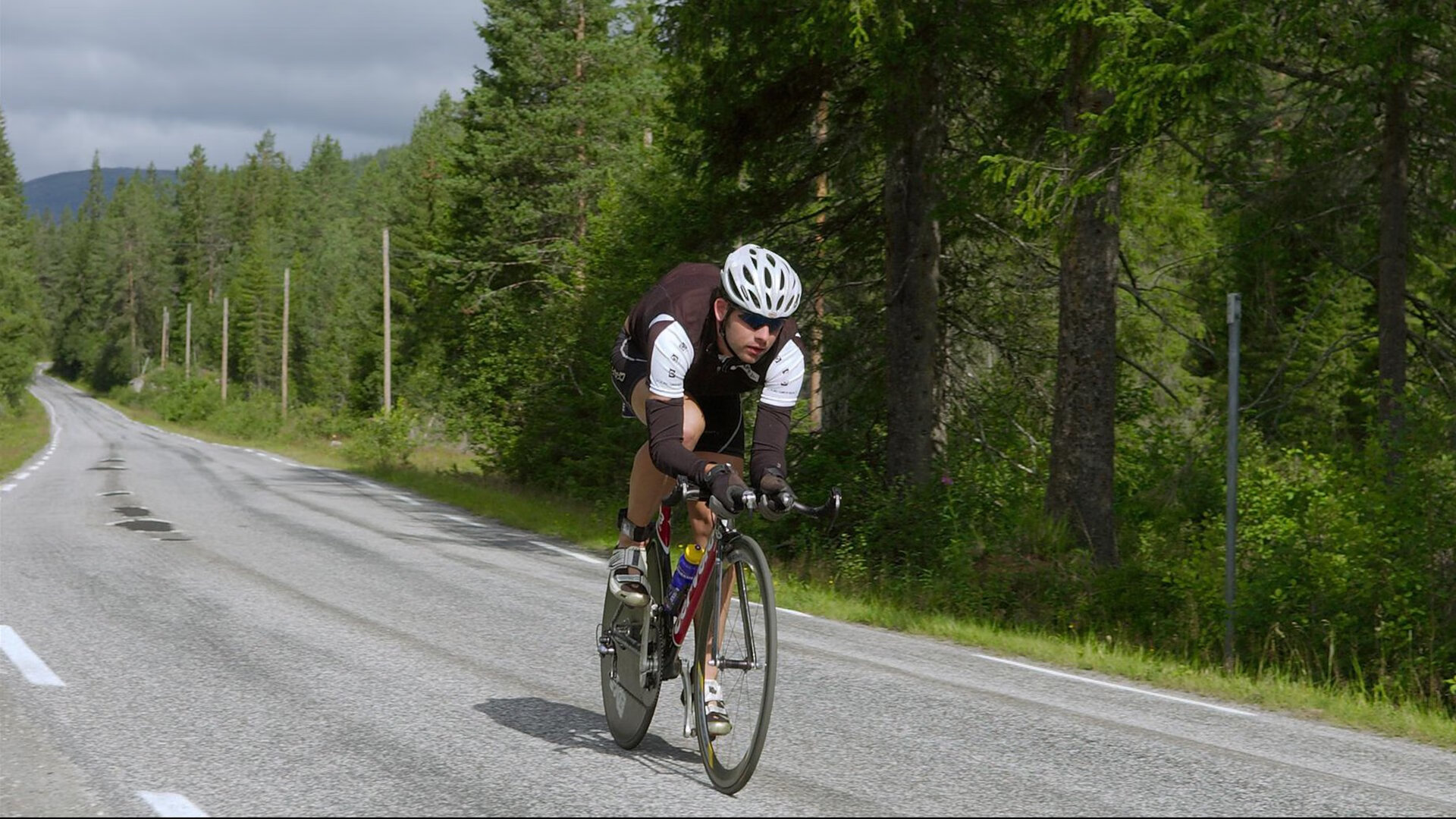出发反应时进入世界前列,进入世界前列,更加突出的问题是发展